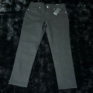 TRUE RELIGION 

BLACK RINSE GENO STUD SLIM JEANS